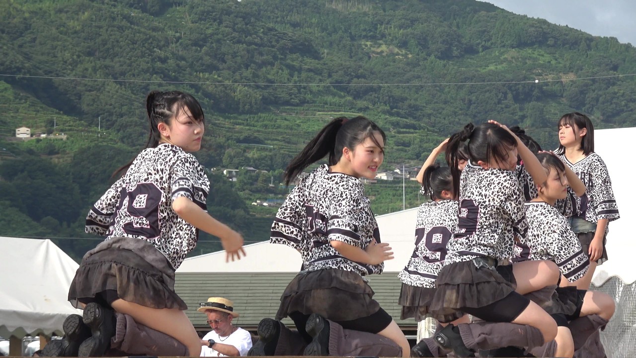 女子高生ダンス部 制服を脱いだら別人 キレッキレのダンスに酔いしれろ！　[4K]