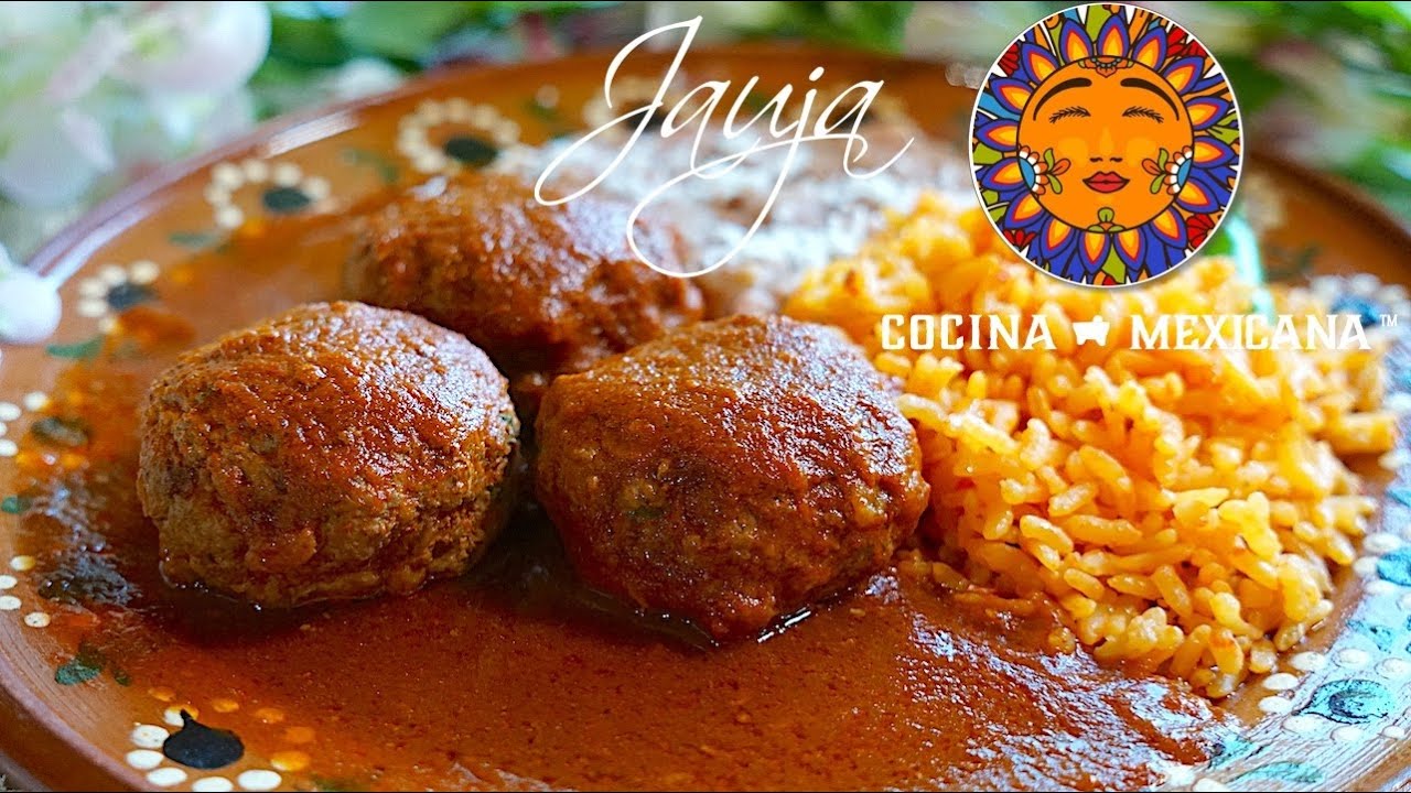 Tortitas de Carne Molida en Salsa Roja