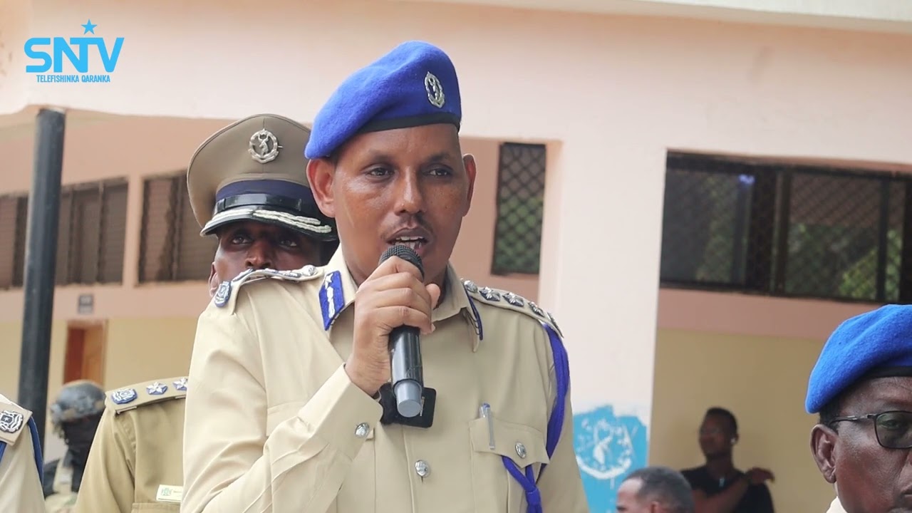 Taliyaha Ciidanka BoliiskaSareeye ayaa ka warbixiyay qoondo lacag ah oo is isxilqaan ah.
