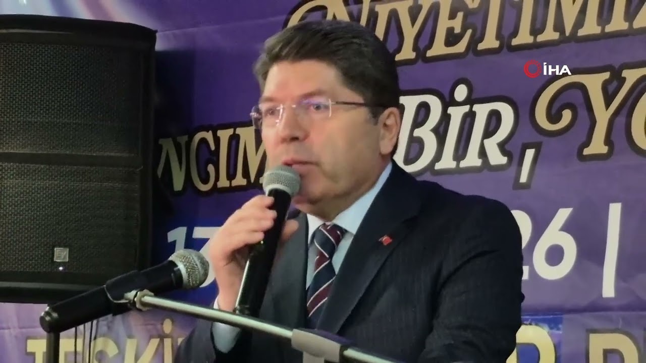 Eski Adalet Bakanı Tunç, Partisinin Vefa İftarında