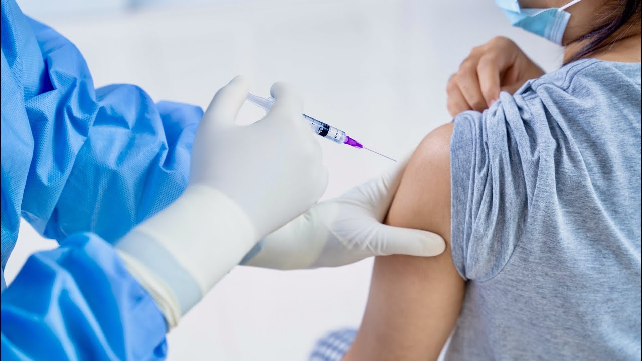 Vaccine mandate: Federal appeals court temporarily halts Biden&rsquo;s vaccine rule