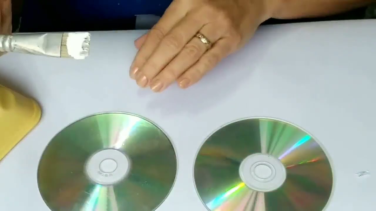 DIY APRENDA A FAZER RELÓGIOS COM CDS VELHOS  - VÍDEO RÁPIDO