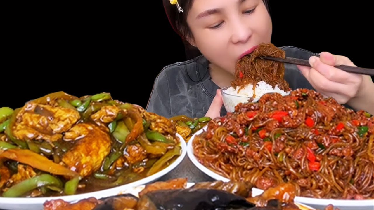 EATING CHINES FOOD | Home Cooked Meal - Mukbang rice noodle with white rice - Home Cooked Cuisine