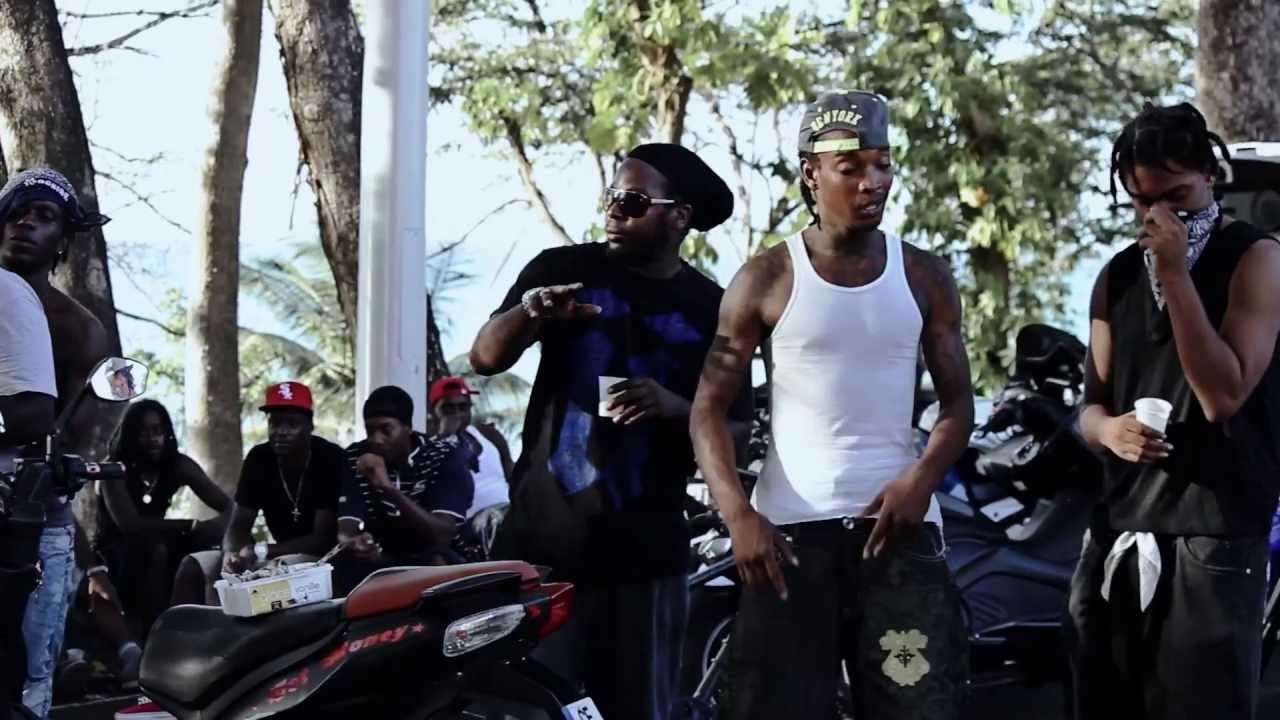 Lil lyan feat. Bambino - Outlaw (CLIP OFFICIEL) [Avr.2013]