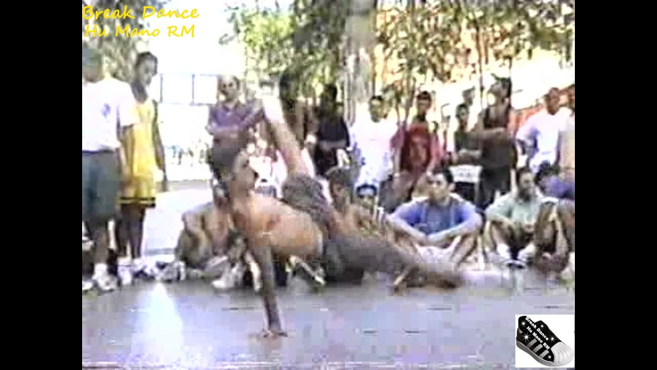 Break Dance - Roda na extinta pedra de mármore da Av. São João no centro de São Paulo no ano 2000.