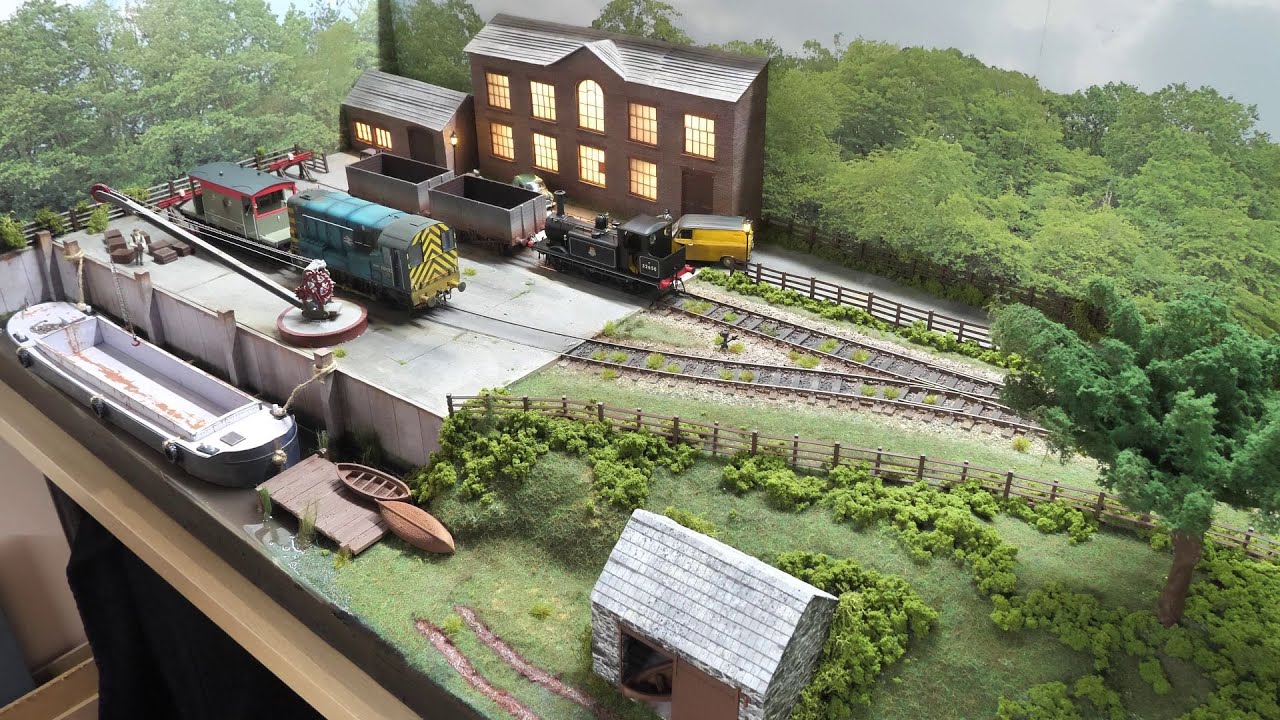 O gauge Micro layout Part 9 Making my first O gauge tree , adding some details, Running locos.