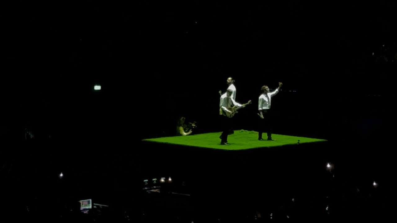 People | The 1975 | The O2 | 12/02/24