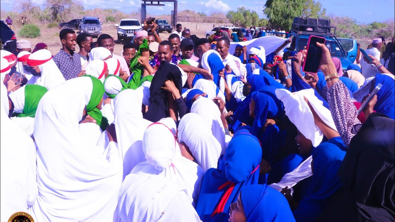 Hon Abdi Ali oo booqday school-ka Sophia Mixed secondary+ Wacdaro cajiib ah
