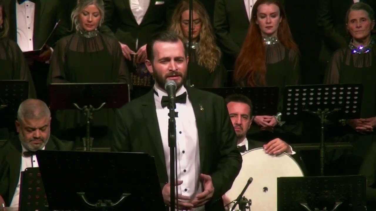 Murat KÜÇÜK- Ne gülün rengini sevdim ne de bülbül sesini