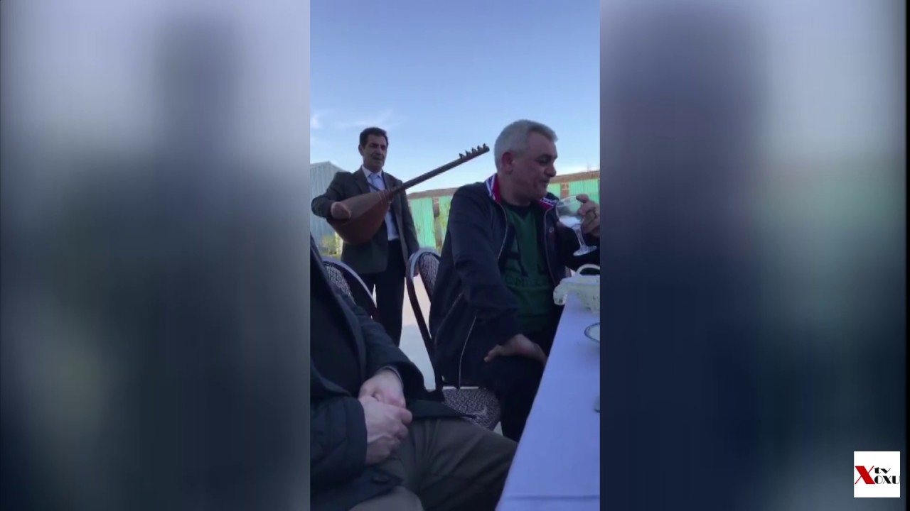 Azərbaycanda biznesmen itlərini evləndirdi