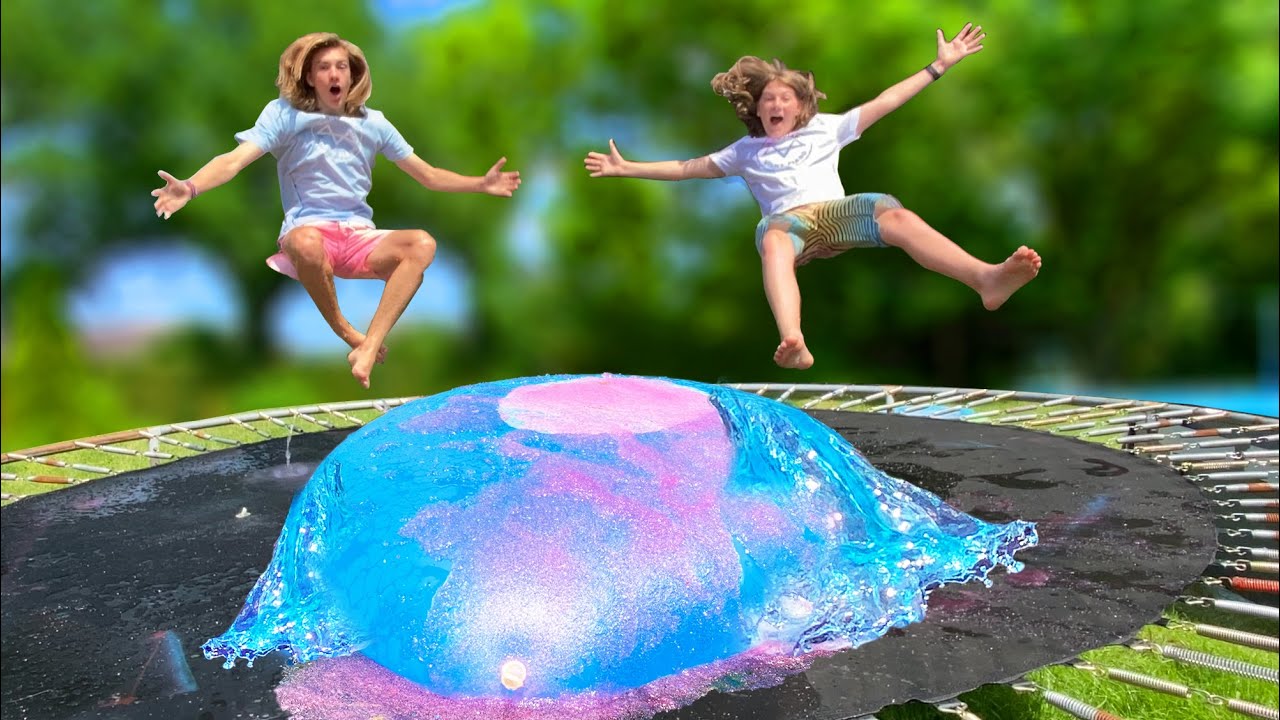 TRAMPOLIN vs GR&Ouml;&szlig;TE SCHLEIM WASSERBOMBE der WELT!