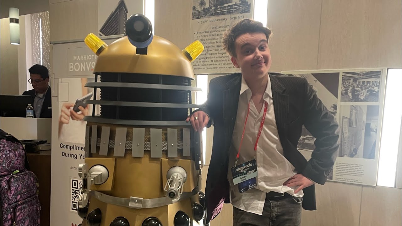 2025: LOS ANGELES DAY FOUR - VLOG - GALLIFREY ONE DAY 1, 22ND BIRTHDAY & THE VALENTINES DAY DANCE!