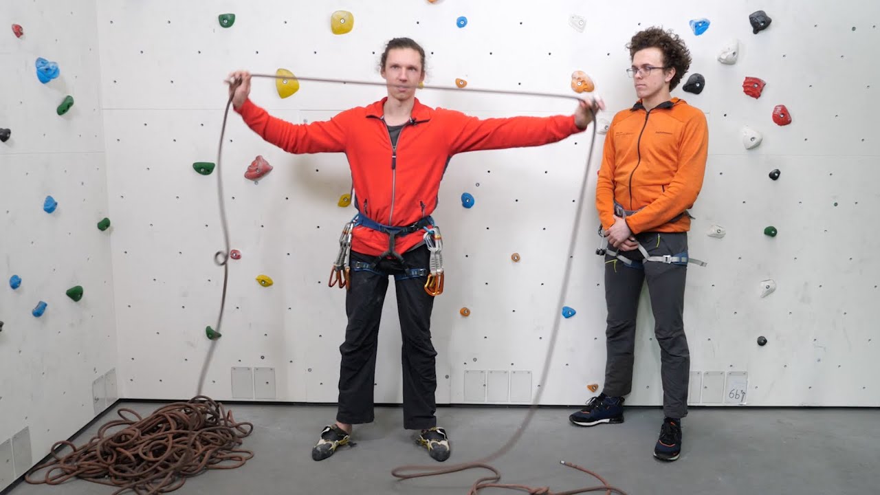 Instruction Lead Climbing1 - Tie in and partner check