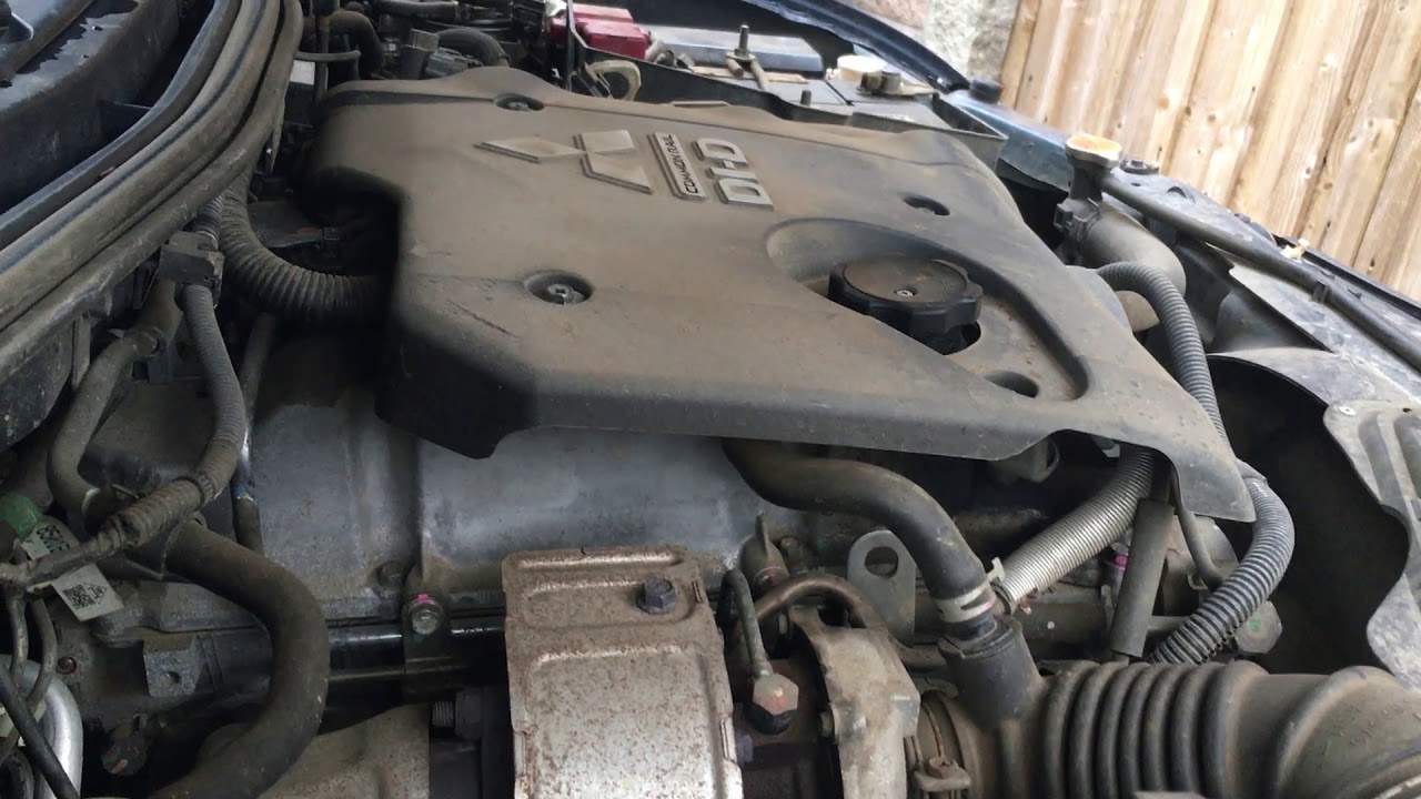 2012 Mitsubishi B40 Triton / L200 / Strada 2.5 Di-D turbo diesel engine start up + rev sound