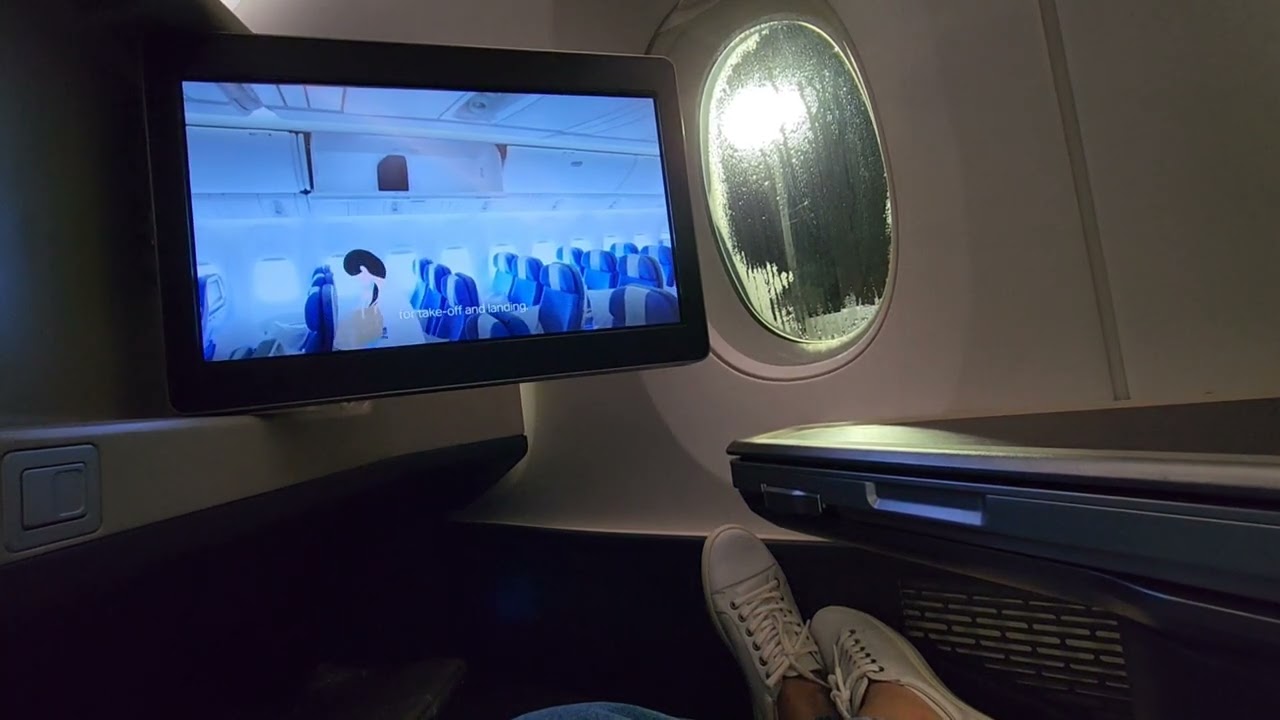 CX714 Airbus A350-900 Singapore Hong Kong Cathay Pacific Business Class (Part 2) Safety Briefing