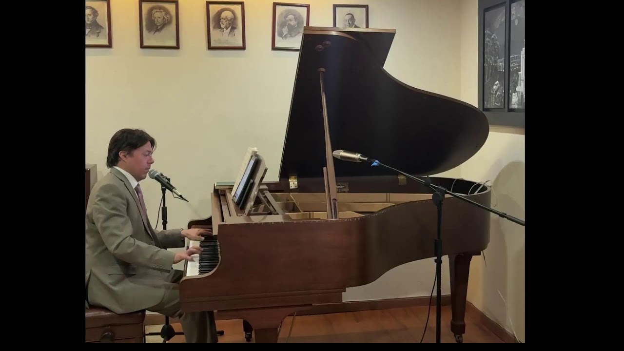 bienvenidos a este LIVE musical con Alfredo Alcocer