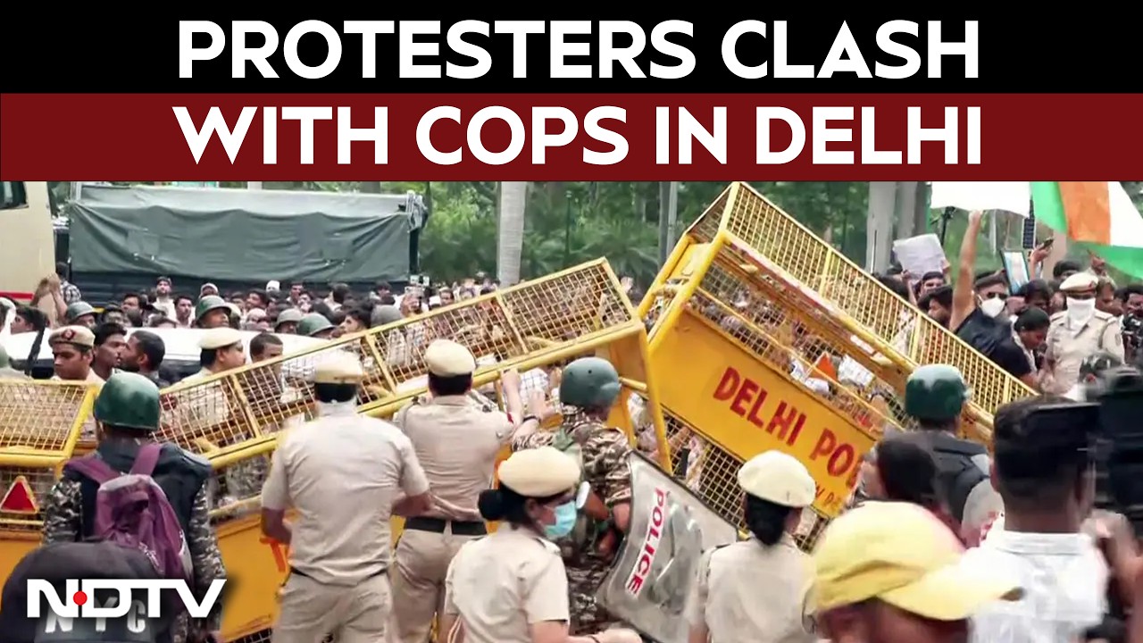 LIVE: Protesters Clash With Delhi Police | Parliament Security On High Alert | Delhi LIVE