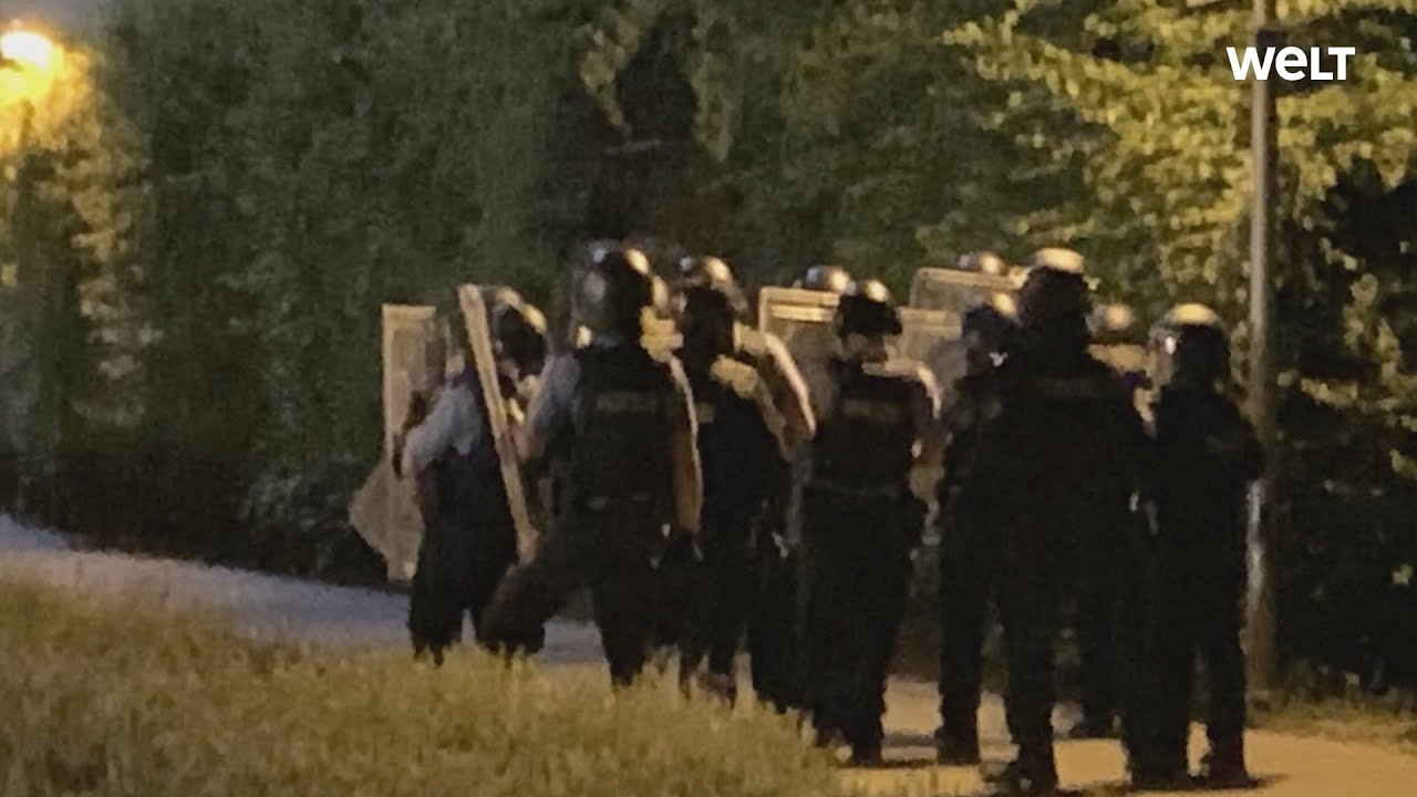 Dietzenbach (Hessen): Angriff aus Hinterhalt? Polizei und Feuerwehr mit Steinen attackiert