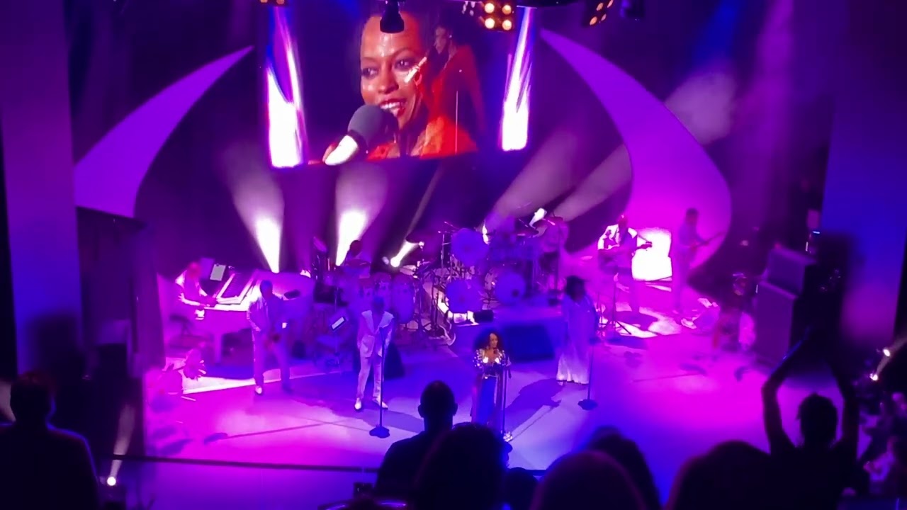 Diana Ross Ain’t No Mountain High Enough (Live)