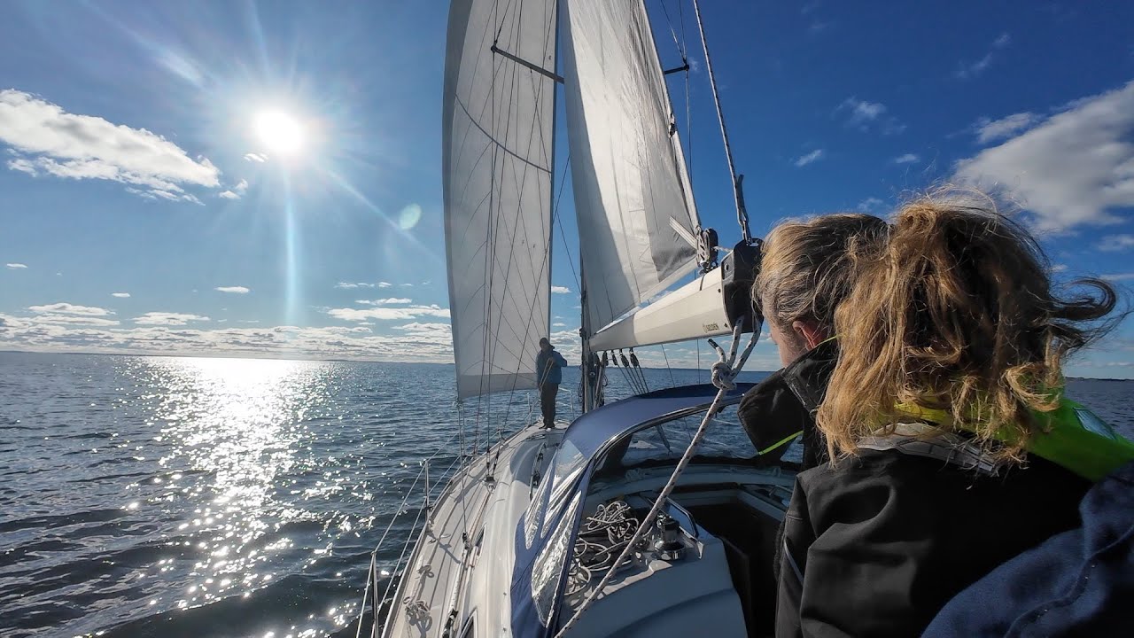 Champagne-sejlads ved Orø ⛵ Perfekt vejr, udfordringer og ankerhygge (EP12)