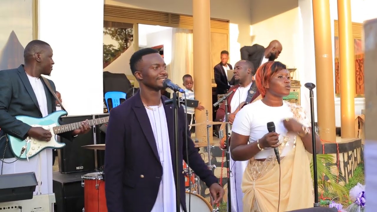 Moreen and Ron Introduction Live band session 