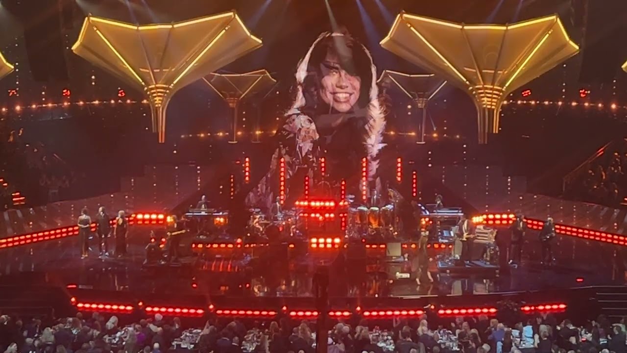 Carly Simon Rock and Roll Hall of Fame Induction Performances by Olivia Rodrigo and Sara Bareilles.