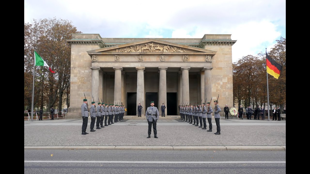 Neue Wache Kranzniederlegung Italien