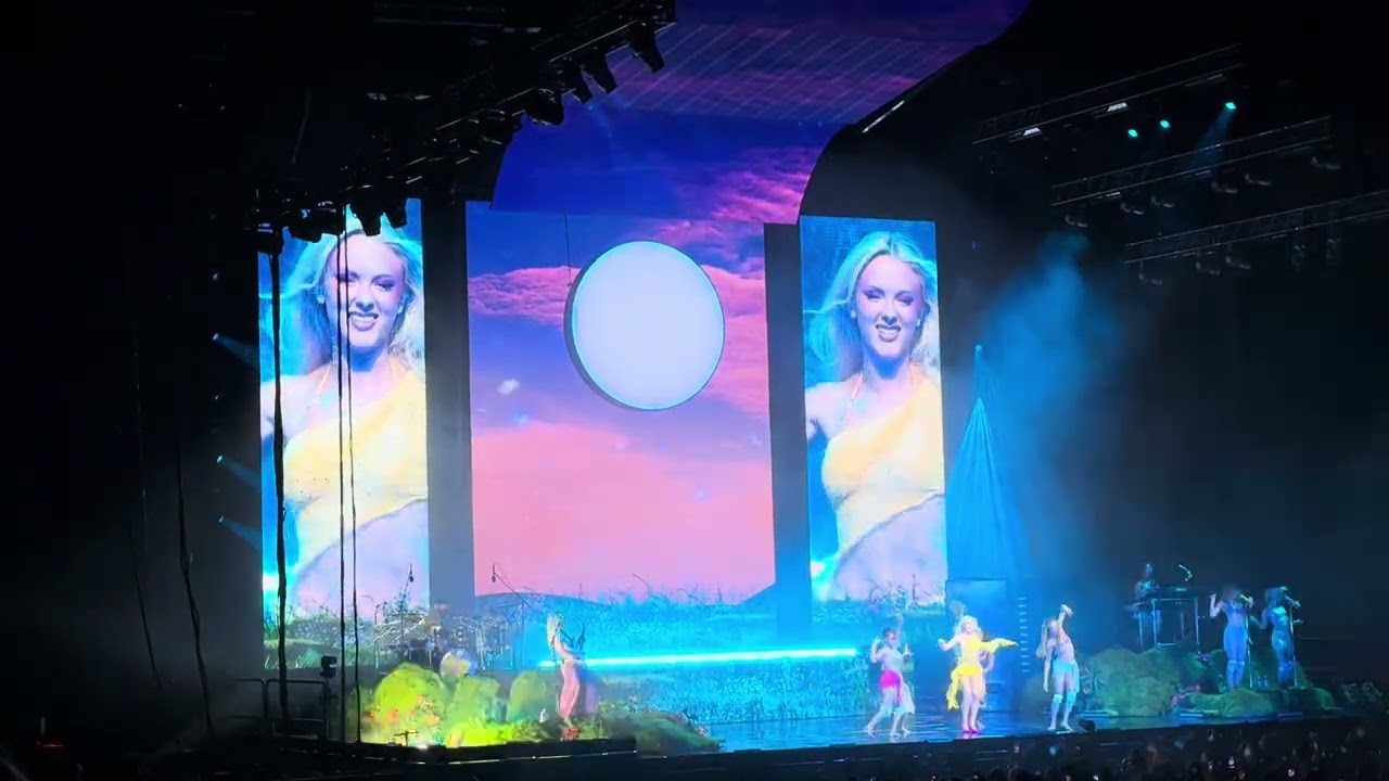 ZARA LARSSON - MIDNIGHT SUN+BLUE MOON+CAN’T TAME HER/MIDNIGHT SUN TOUR MALMO SWEDEN