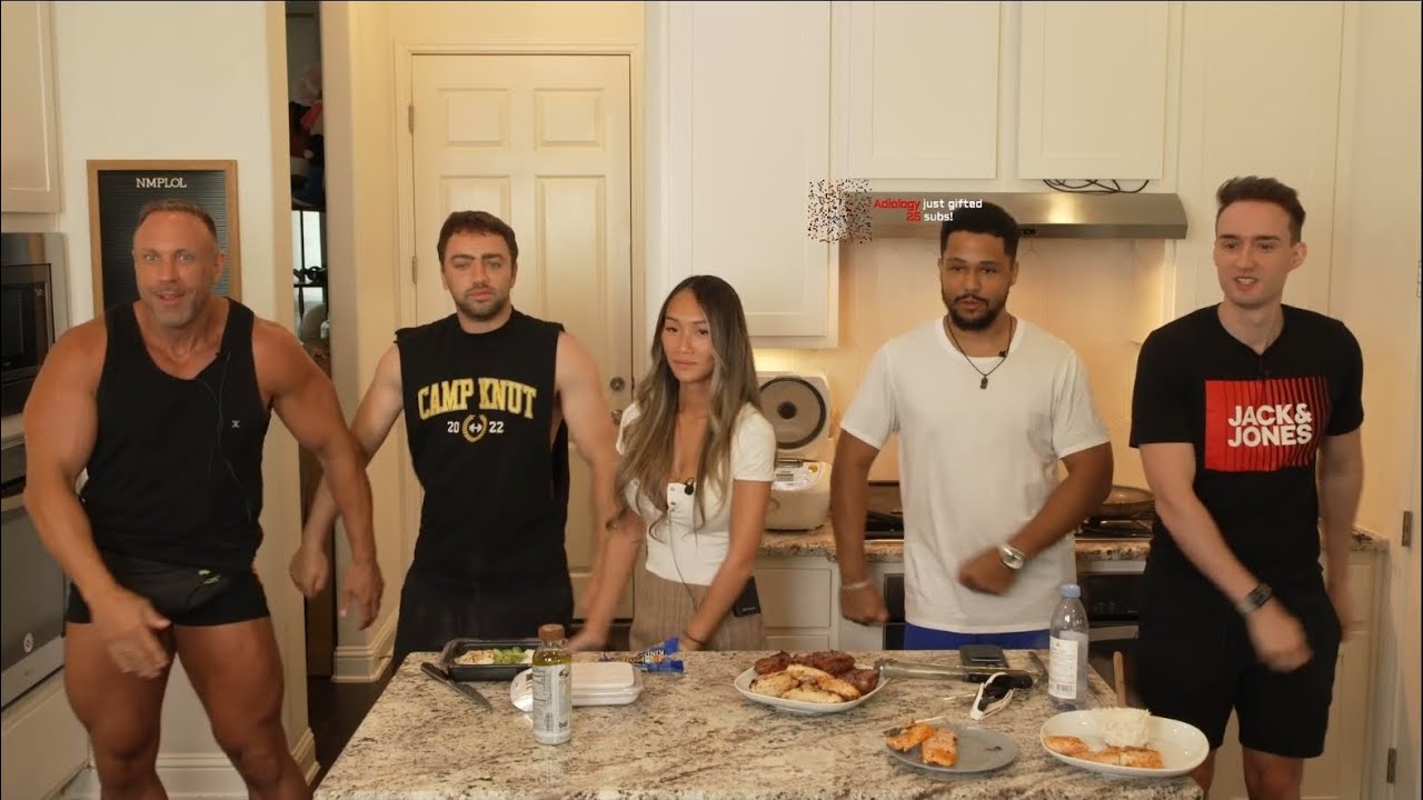 [AUG/23/24] - 🌺 Women's HISTORY CLASS w/ mizkif knut misterarther
