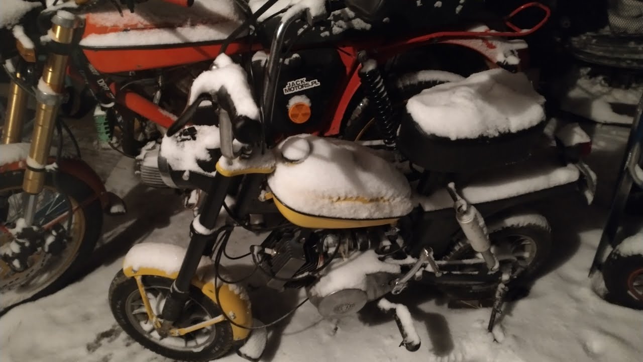 Powr&oacute;t. Odpalanie motorynki 017 Dezamet  CDI amal 16 po miesiącu postoju. Cold start