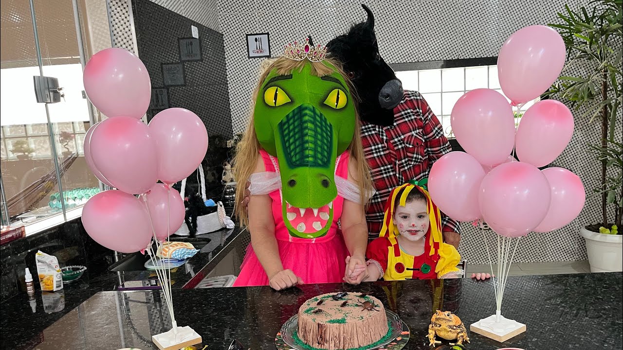 Dona Benta fez festa de aniversário para a CUCA MALVADONA 😱