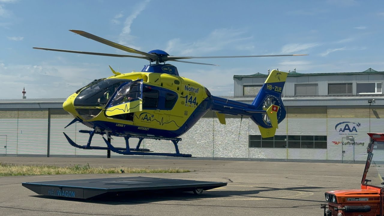 Rettungshubschrauber Lions 1 an seiner Heimatbasis am Flugplatz Birrfeld (CH)