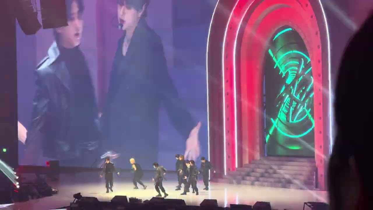 [4K] 240329 Stray Kids 4th FM Magic School - Sherlock (Cover original: SHINee)