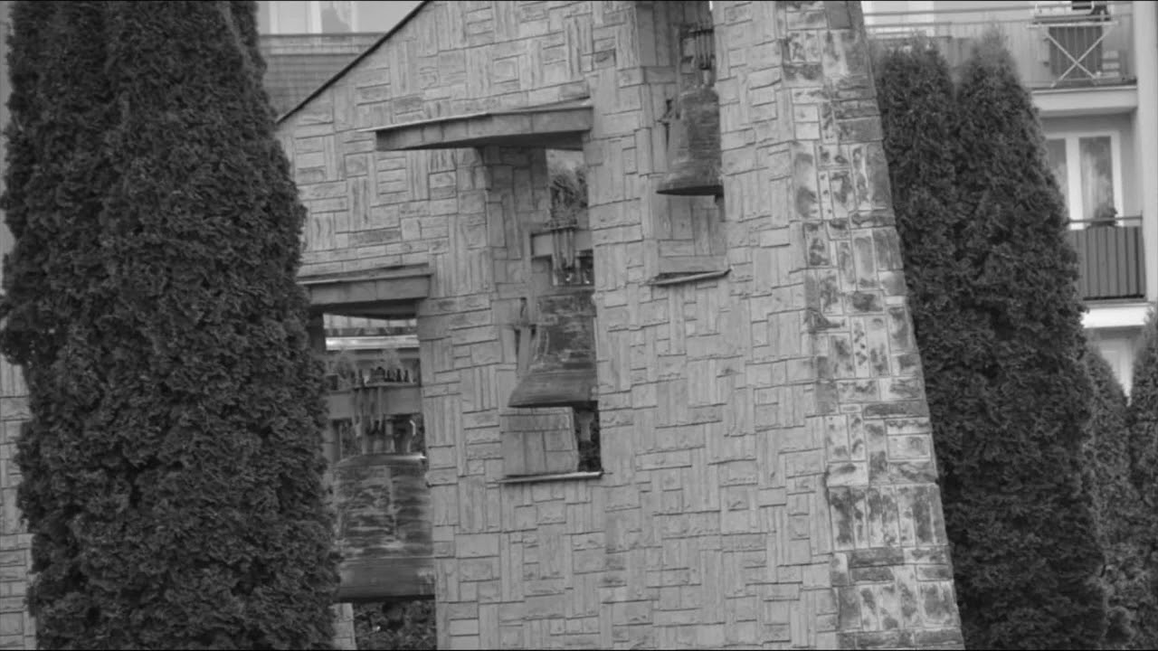 Kraśnik (os. Widok) - Pogrzebowe dzwonienie w kościele pw. św. Józefa Robotnika