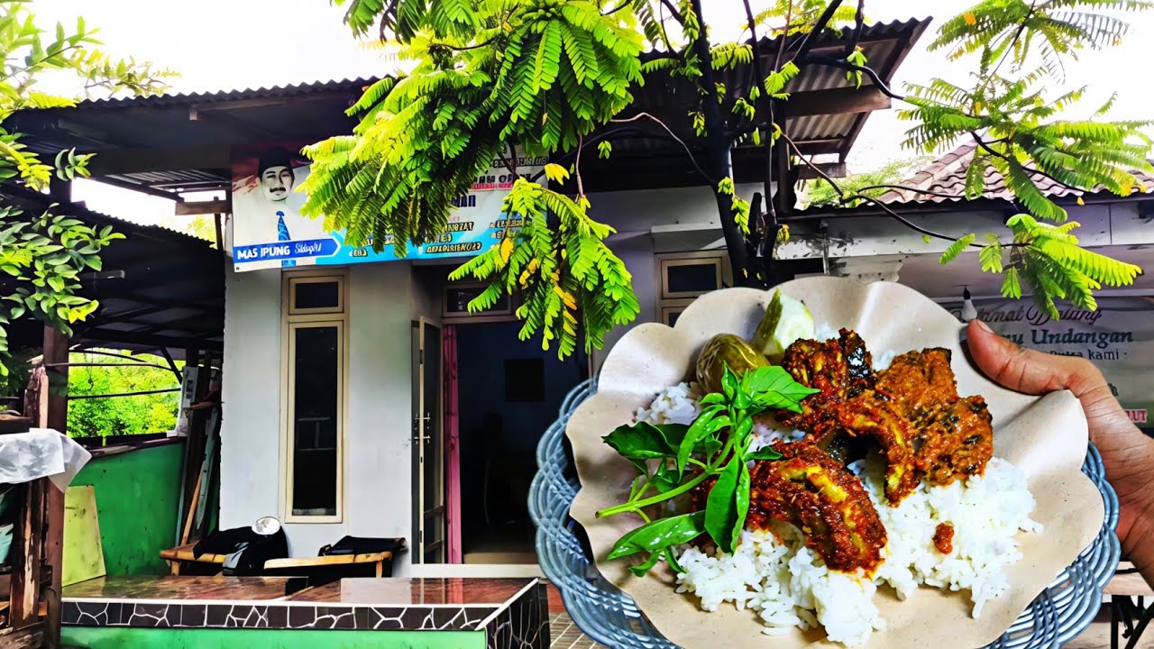 WARUNG GHOIB PINGGIR KALI?! Gak Nyangka Warungnya Kecil Tapi Cabangnya Gede2 Ditengah Kota