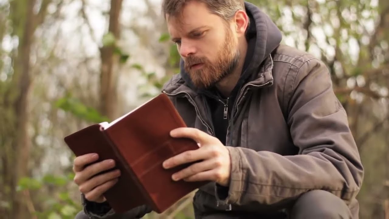 Every Man's Bible: The Bible for Every Battle Every Man Faces