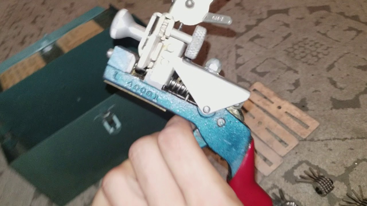 Curtis Clipper Number 15 Car Key Cutting Punch. It's Hand Held!