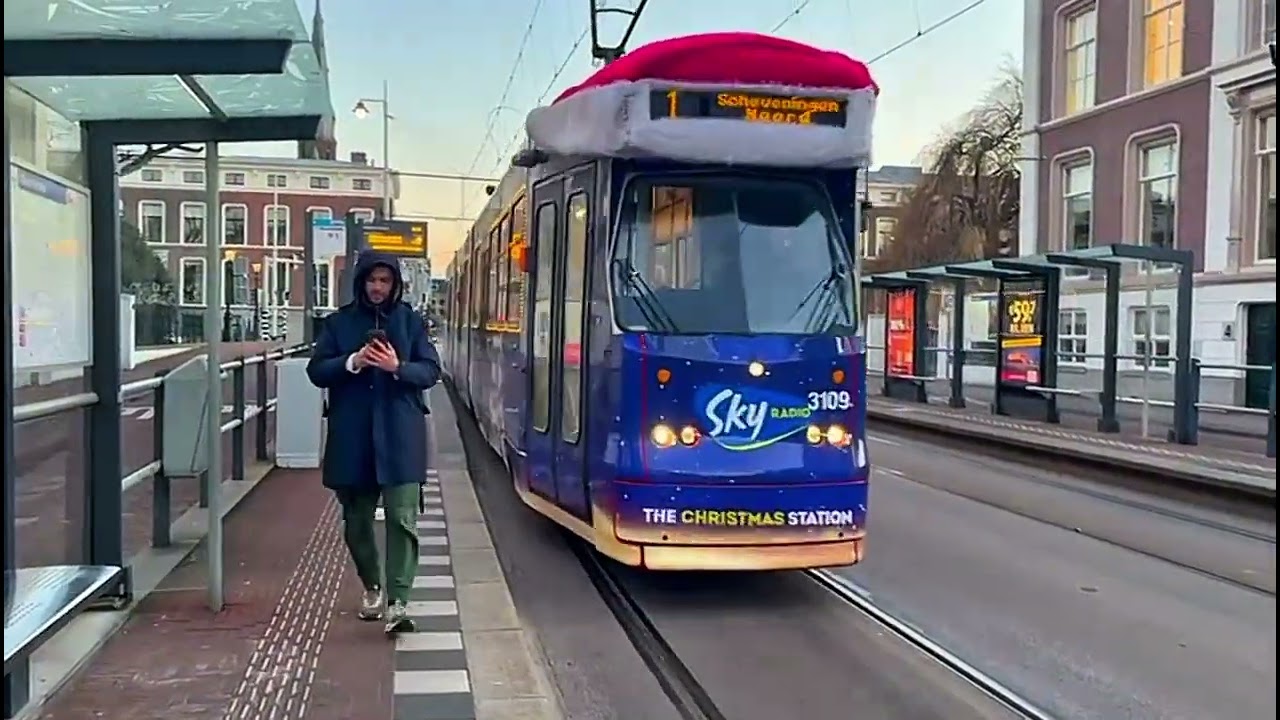 Sky Radio kersttrams van Den Haag en Rotterdam.