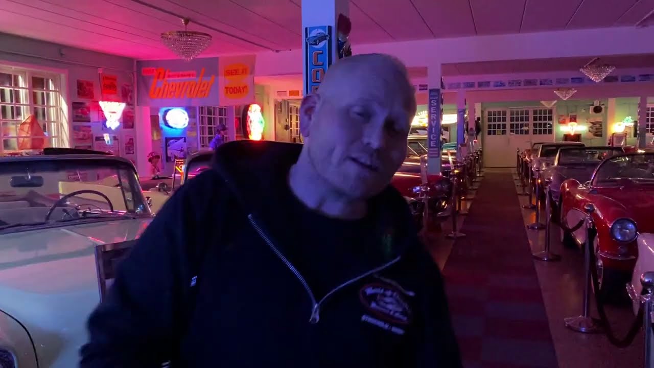 Halloween Special från ett nedsläckt bilmuseum där allt inte är som det verkar.....