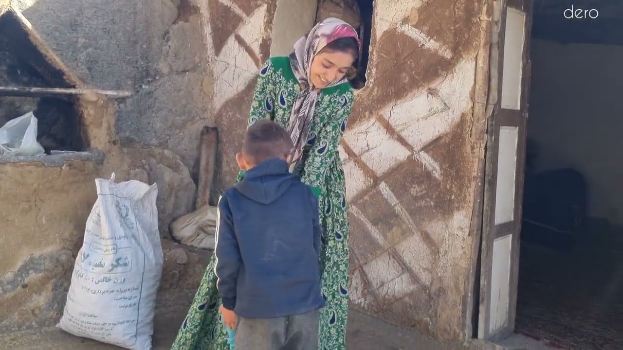 🎥😱 **Suggested Video Title**: *Taking Care of Amin and Amir: Bath and Lunch with Hajar*😱😱