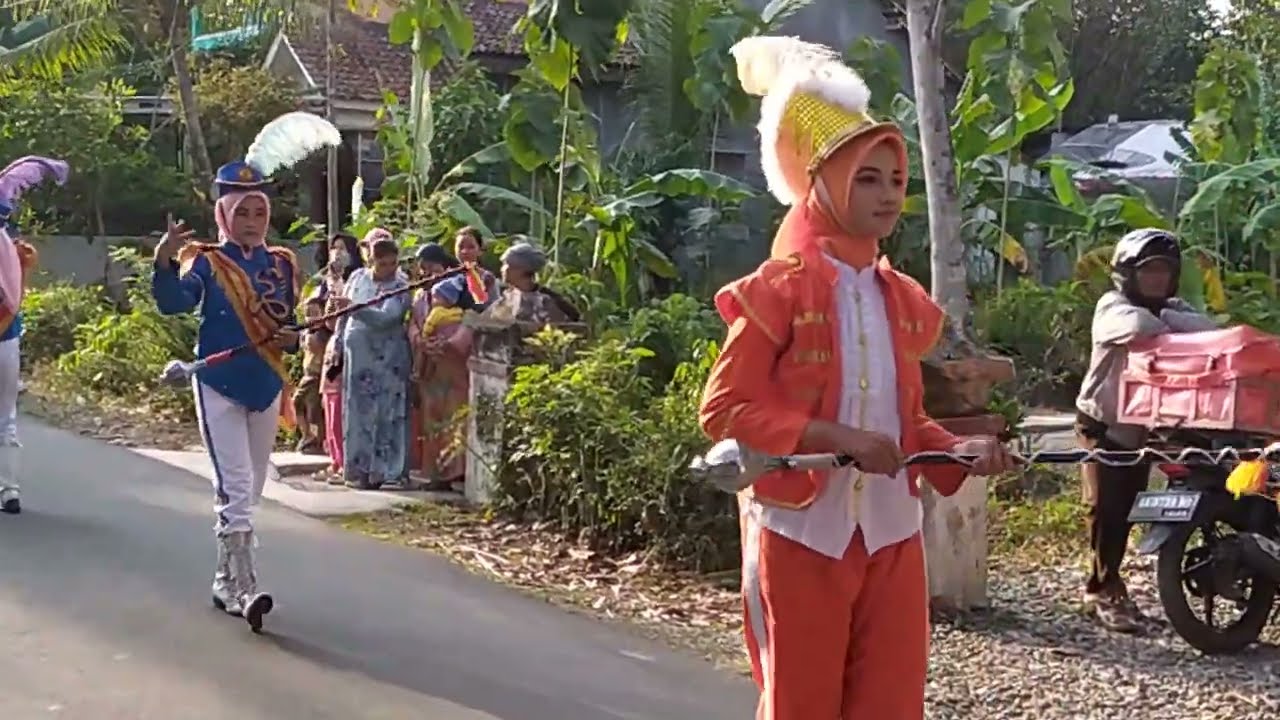 corps drumband SMK BATIK SAKTI 1 KEBUMEN dan pesona mayoret cantiknya