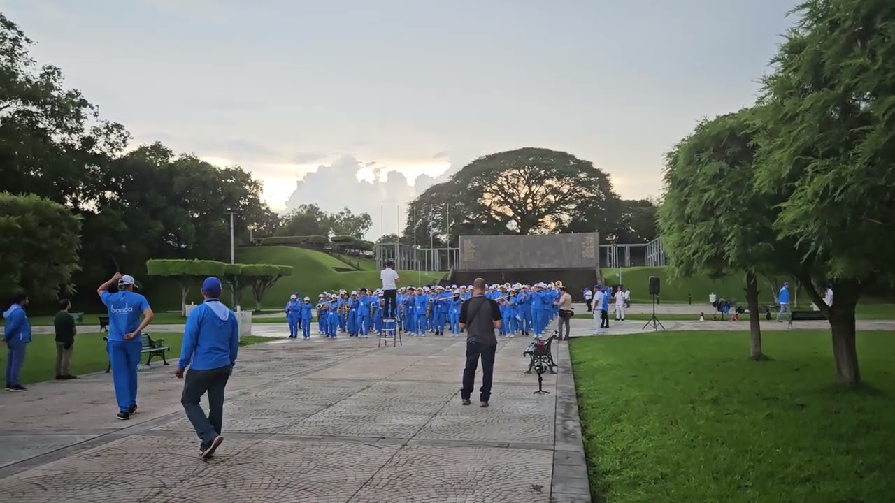 Banda El Salvador!