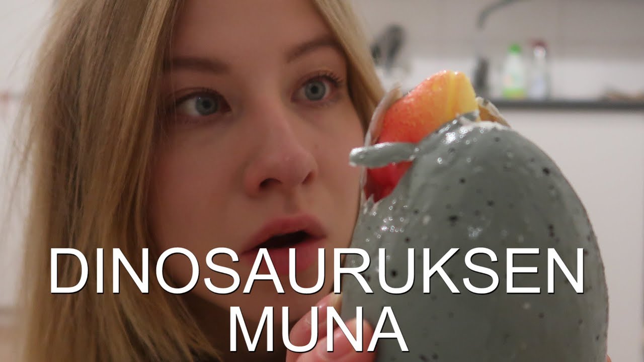 Dinosauruksen muna kuoriutuu