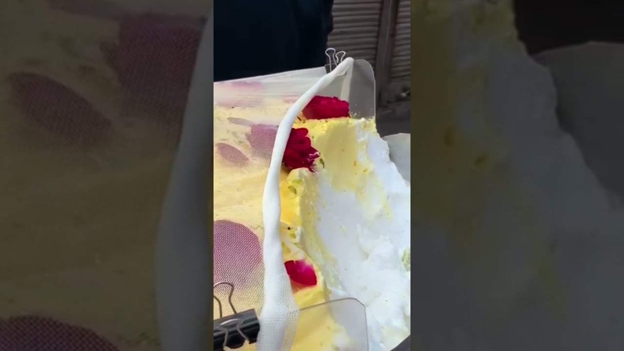 Daulat ki Chaat 😱😱 | #shorts #streetfood | दौलत की चाट Making Makhan Malai, Malayio