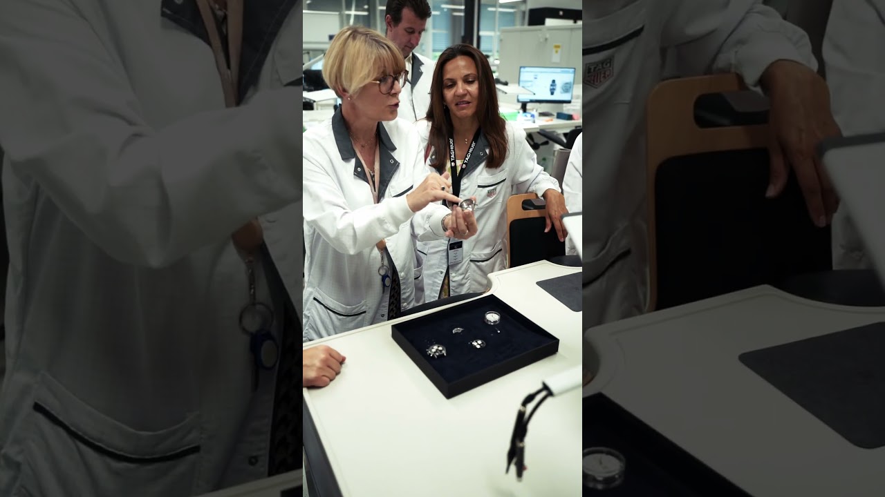 The true value of watchmaking lies in thehands of its artisans. ✨