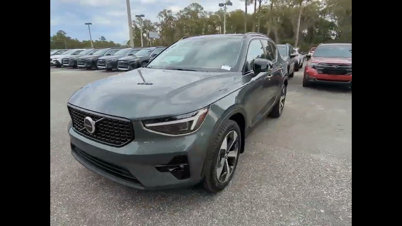 2026 Volvo XC40 W1654