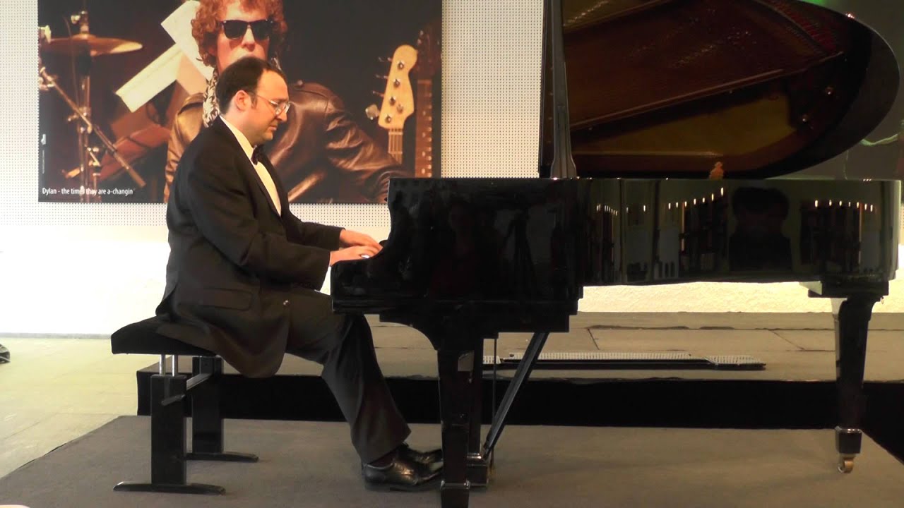 Ruslan Bezbrozh spielt J. S. Bach 