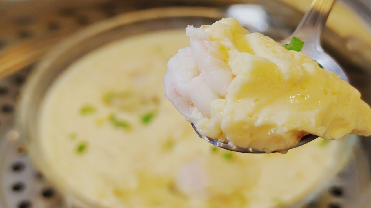 Huevo al vapor con cambas .