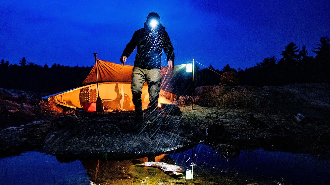 Solo Camping like a Voyageur in a Canoe Shelter – Snow and Below Freezing