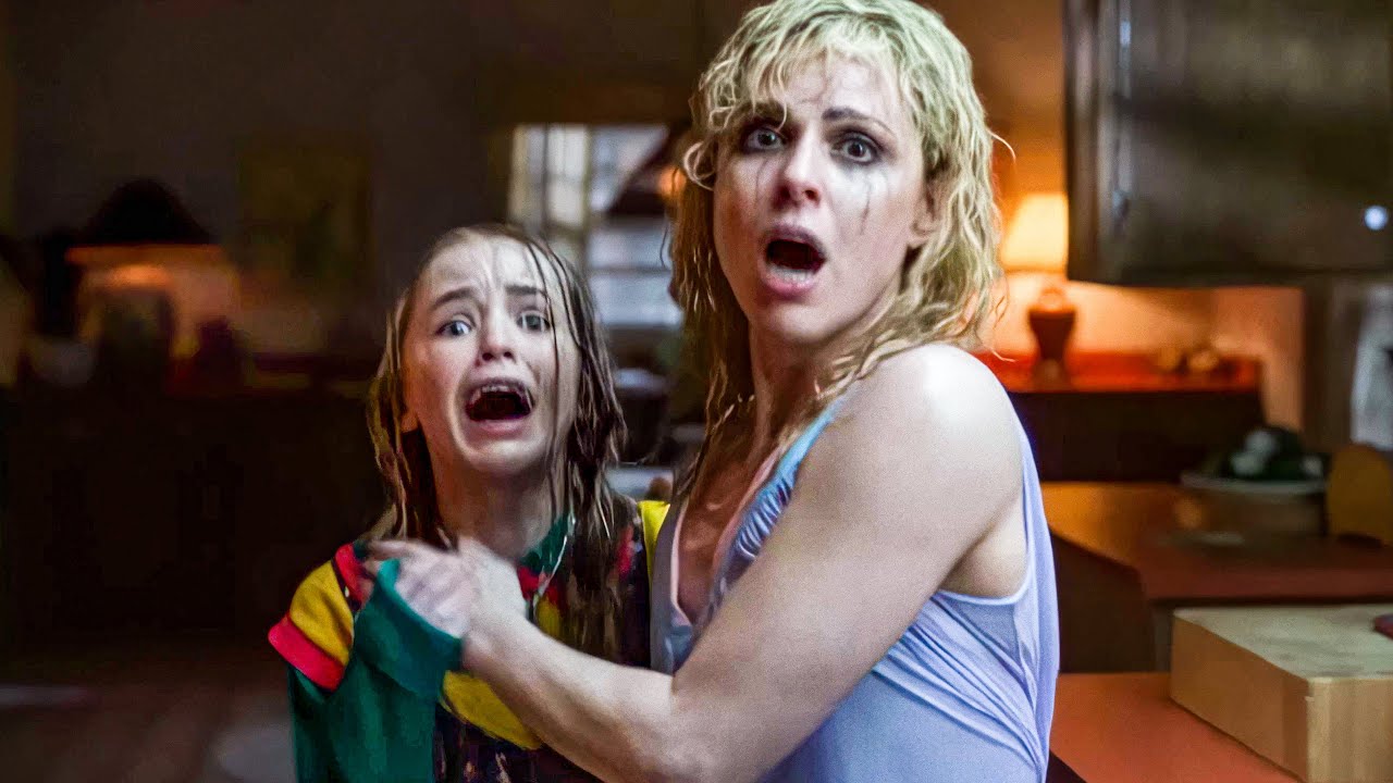 Karen Wheeler vs. Demogorgon - STRANGER THINGS Season 5 Clip (2025)